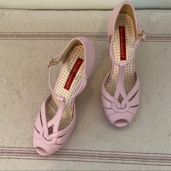 ModCloth Pink T-Strap Platform Rockabilly Heels - Picture 3 of 16